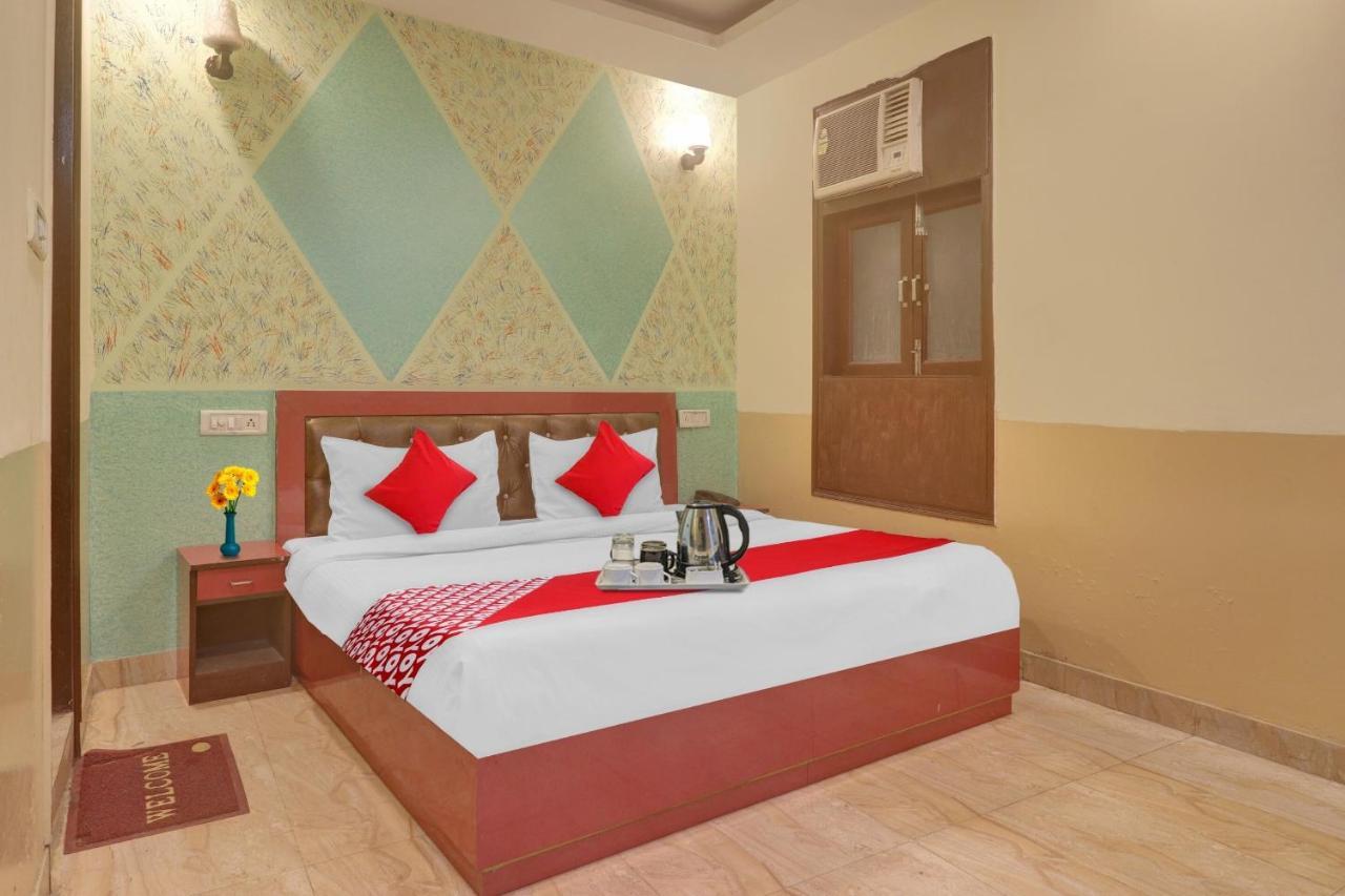 Hotel O Prince Home Stay Near Ambience Mall Nova Deli Exterior foto
