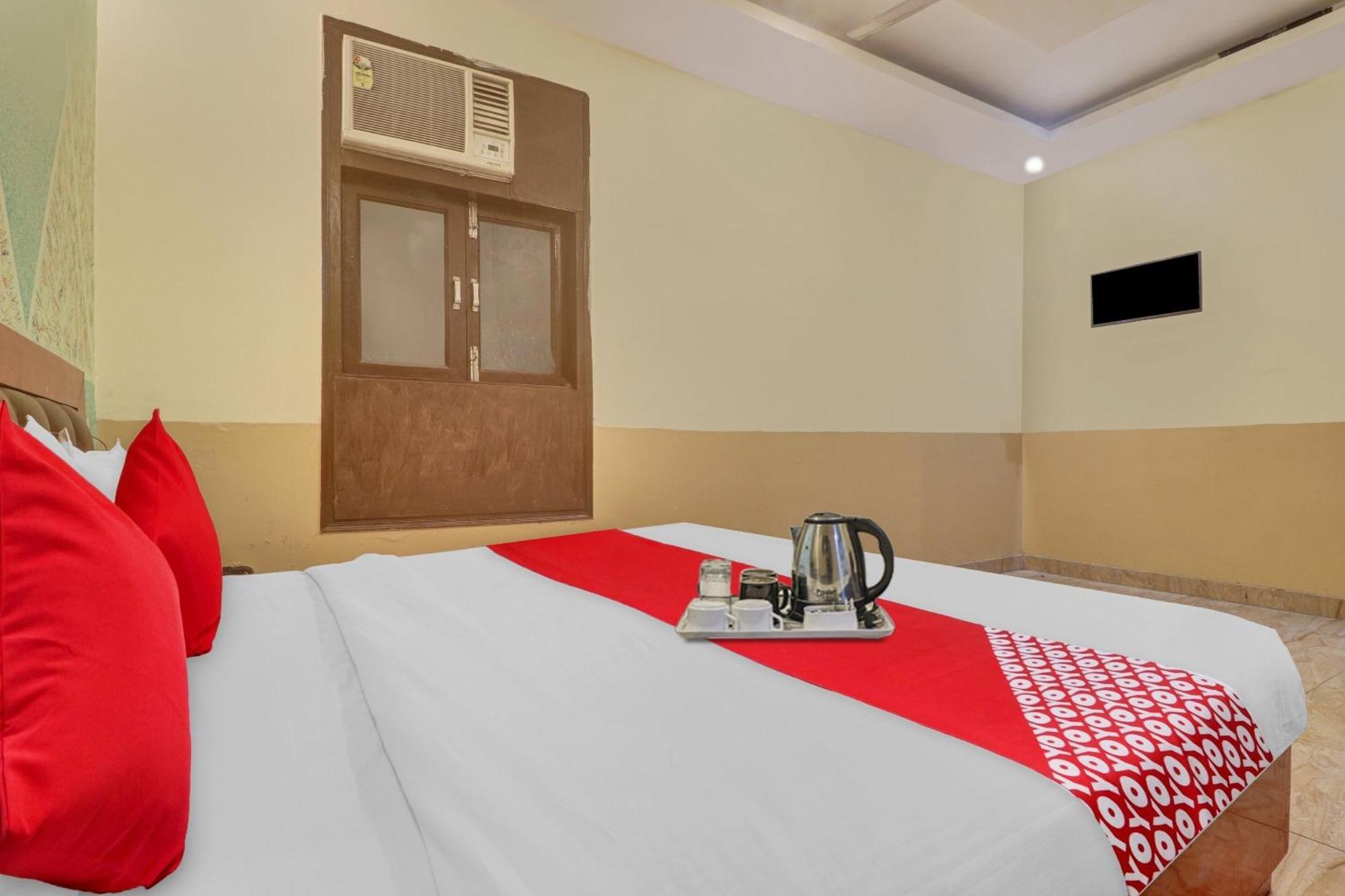 Hotel O Prince Home Stay Near Ambience Mall Nova Deli Exterior foto