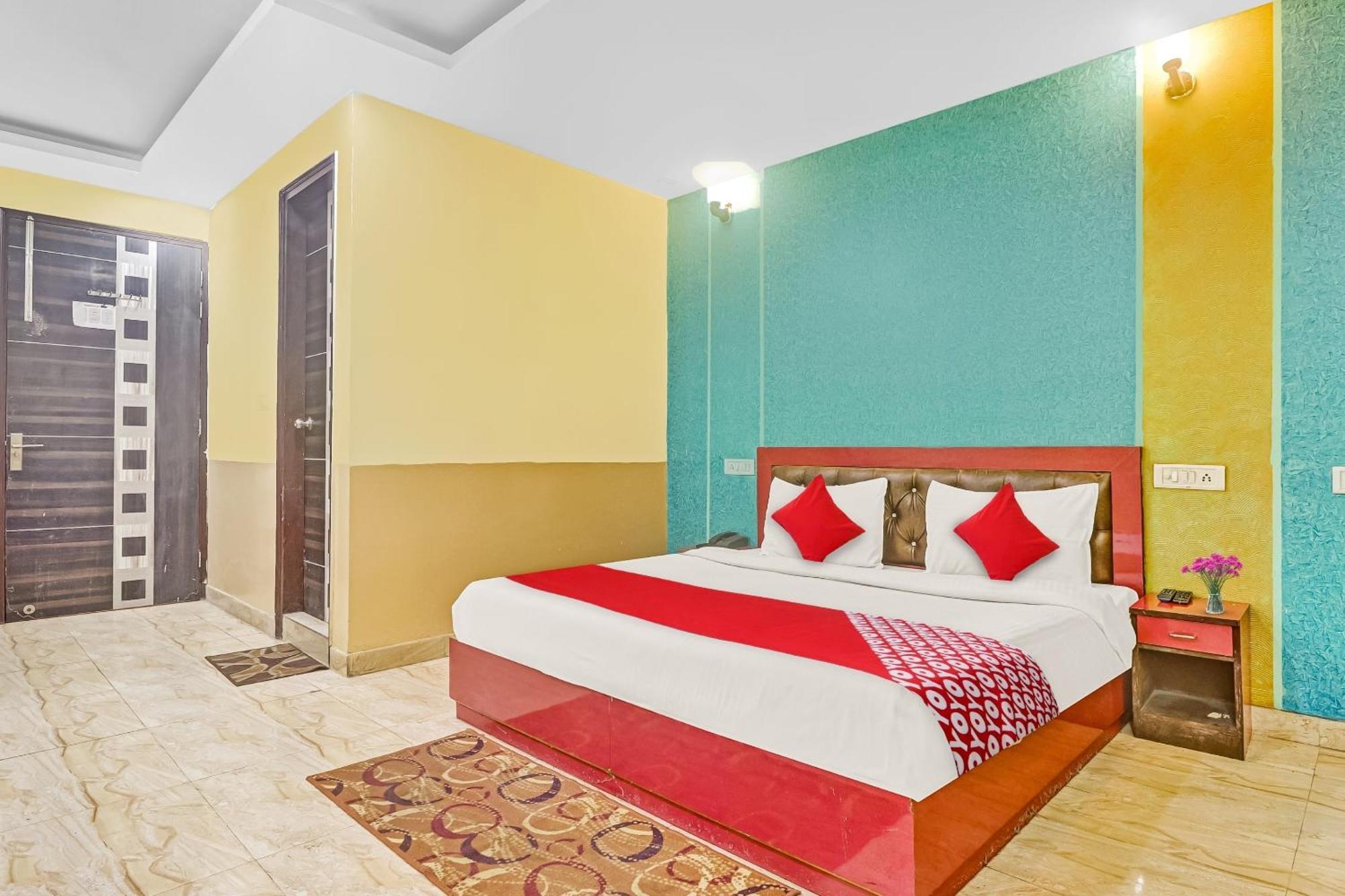 Hotel O Prince Home Stay Near Ambience Mall Nova Deli Exterior foto